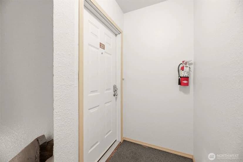 Property photo for 2120 Highland Ave Avenue #301, Everett photo 4