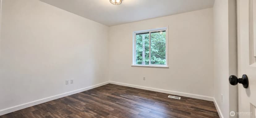 Property photo for 9008 138th Street E, Puyallup photo 27