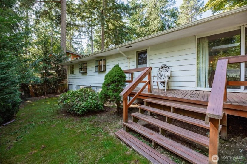 Property photo for 12832 Holiday Drive Ne, Kirkland photo 27