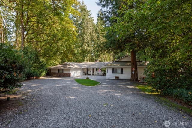 Property photo for 12832 Holiday Drive Ne, Kirkland photo 4