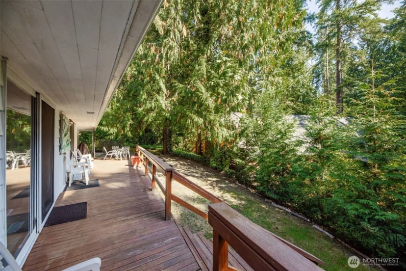 Property photo for 12832 Holiday Drive Ne, Kirkland photo 29