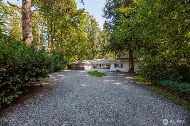 Property photo for 12832 Holiday Drive Ne, Kirkland photo 5