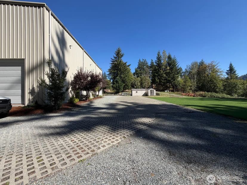 Property photo for 25929 Se Issaquah Fall City Rd, Issaquah photo 11
