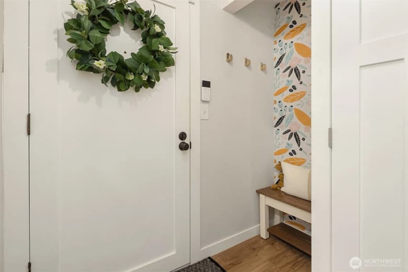 Property photo for 11556 Greenwood Avenue N #102, Seattle photo 13