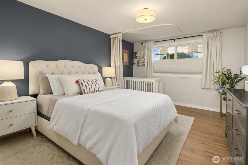 Property photo for 11556 Greenwood Avenue N #102, Seattle photo 12