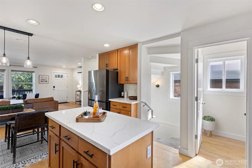 Property photo for 4501 39th Avenue S, Seattle photo 12