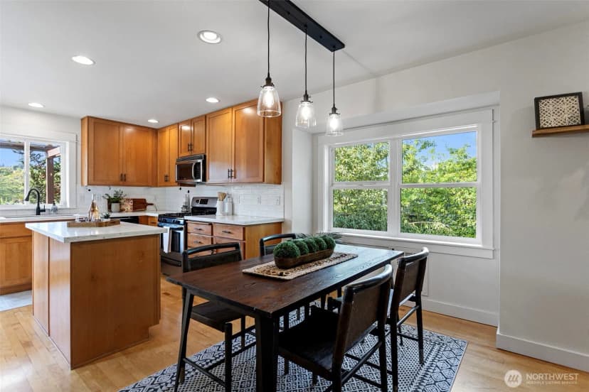 Property photo for 4501 39th Avenue S, Seattle photo 8