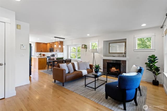Property photo for 4501 39th Avenue S, Seattle photo 5