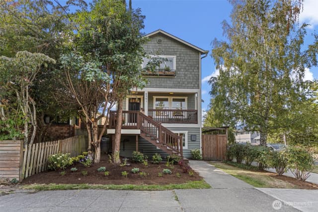 Property photo for 4501 39th Avenue S, Seattle photo 2