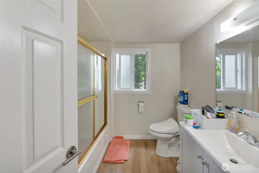 Property photo for 18929 Highway 99, Lynnwood photo 19