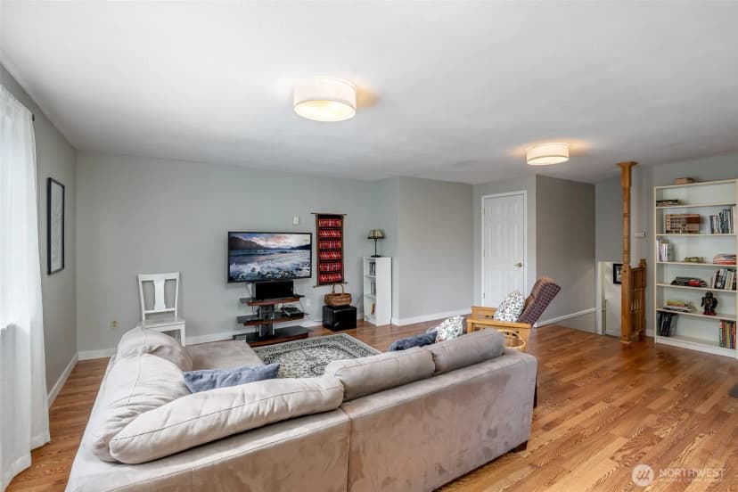 Property photo for 424 119th Avenue E, Edgewood photo 21