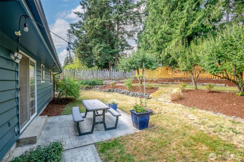 Property photo for 424 119th Avenue E, Edgewood photo 23