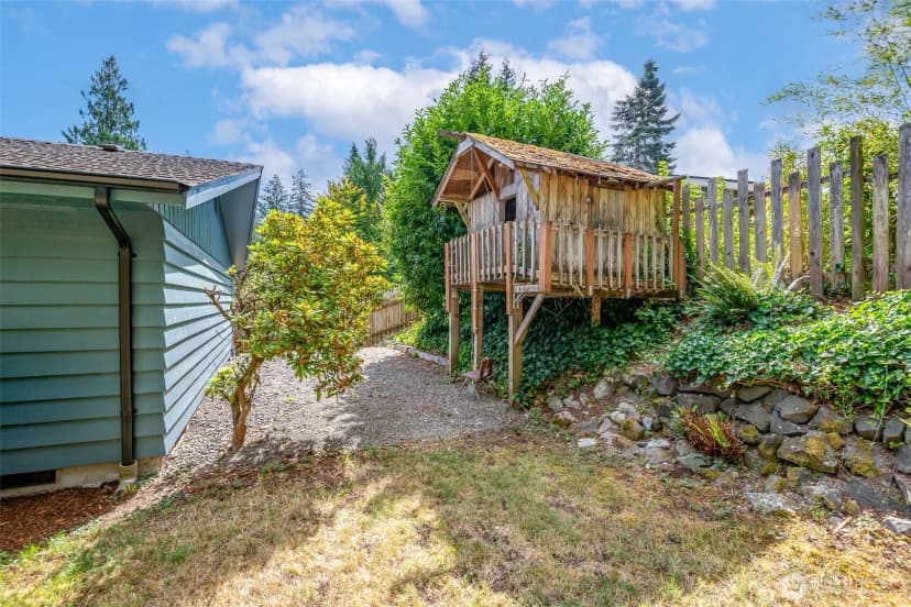 Property photo for 424 119th Avenue E, Edgewood photo 29