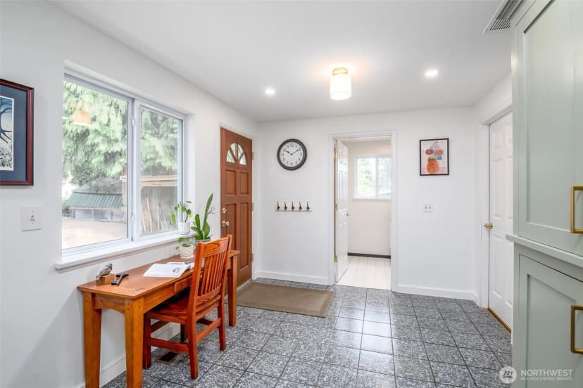 Property photo for 424 119th Avenue E, Edgewood photo 12