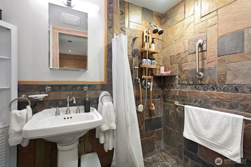 Property photo for 10903 Glen Acres Drive S #b, Seattle photo 22