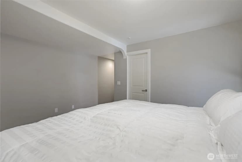Property photo for 10903 Glen Acres Drive S #b, Seattle photo 21