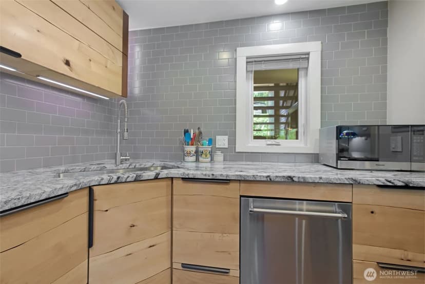 Property photo for 10903 Glen Acres Drive S #b, Seattle photo 17