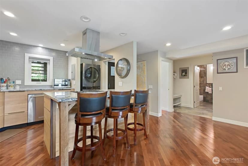 Property photo for 10903 Glen Acres Drive S #b, Seattle photo 12