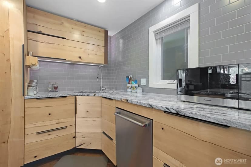 Property photo for 10903 Glen Acres Drive S #b, Seattle photo 15