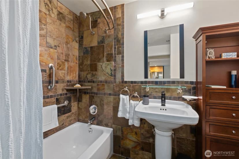 Property photo for 10903 Glen Acres Drive S #b, Seattle photo 26