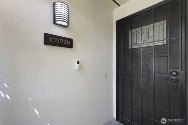 Property photo for 10903 Glen Acres Drive S #b, Seattle photo 5