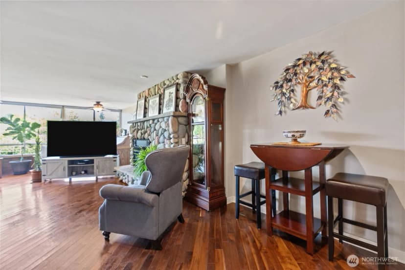Property photo for 10903 Glen Acres Drive S #b, Seattle photo 7