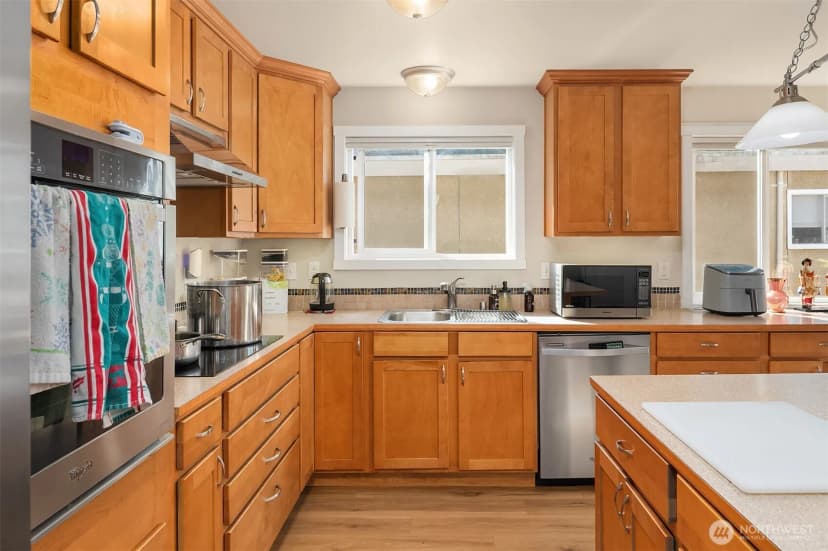 Property photo for 2239 Yale Avenue E, Seattle photo 9