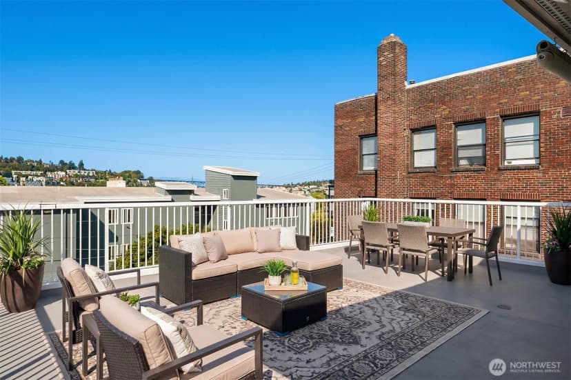 Property photo for 2239 Yale Avenue E, Seattle photo 17
