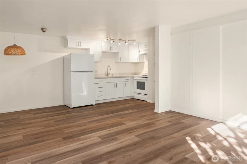 Property photo for 2239 Yale Avenue E, Seattle photo 18