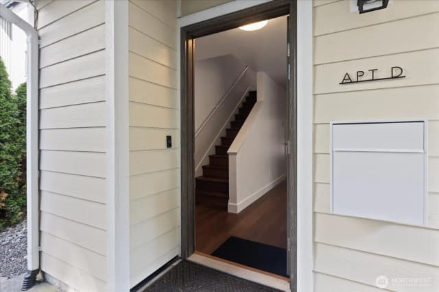 Property photo for 116 17th Avenue #d, Seattle photo 3