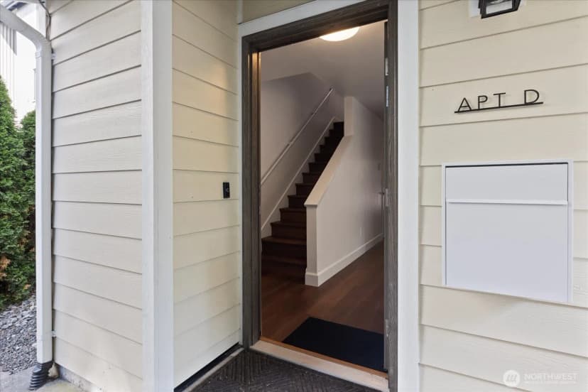 Property photo for 116 17th Avenue #d, Seattle photo 3