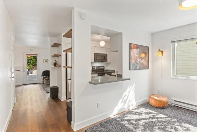 Property photo for 116 17th Avenue #d, Seattle photo 5