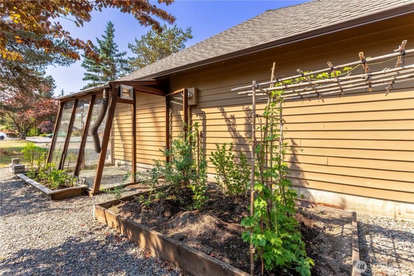 Property photo for 2317 214th Place Sw, Brier photo 25