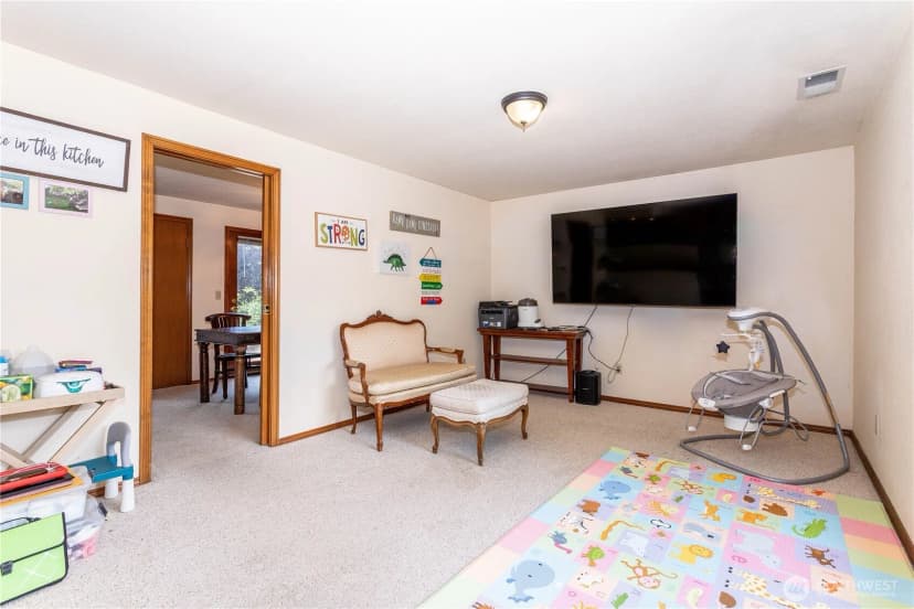Property photo for 2317 214th Place Sw, Brier photo 5