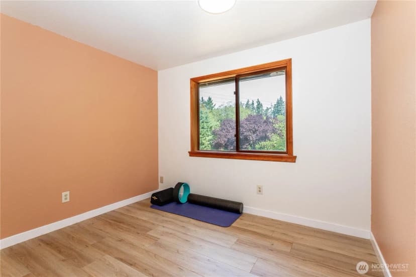 Property photo for 2317 214th Place Sw, Brier photo 12