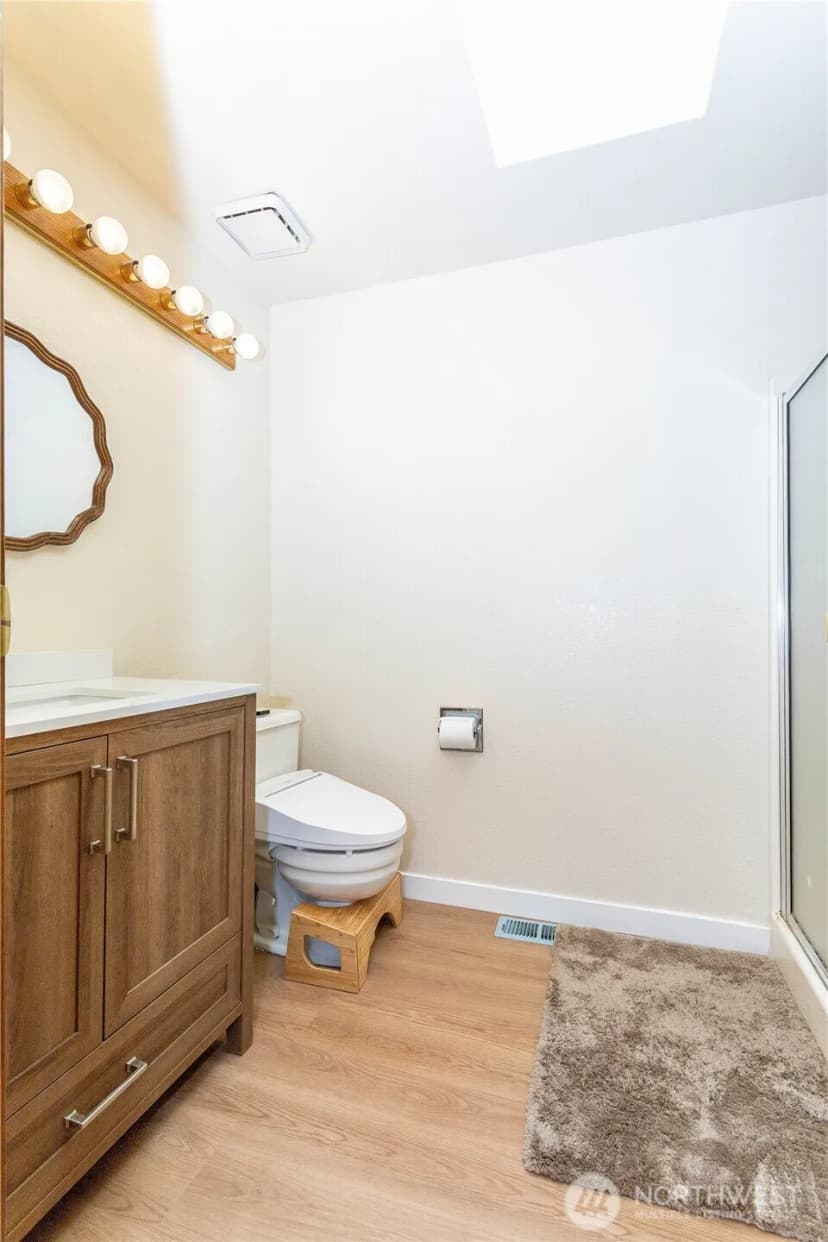 Property photo for 2317 214th Place Sw, Brier photo 17