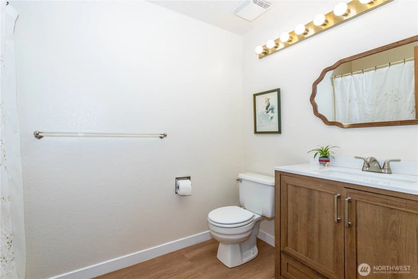Property photo for 2317 214th Place Sw, Brier photo 14
