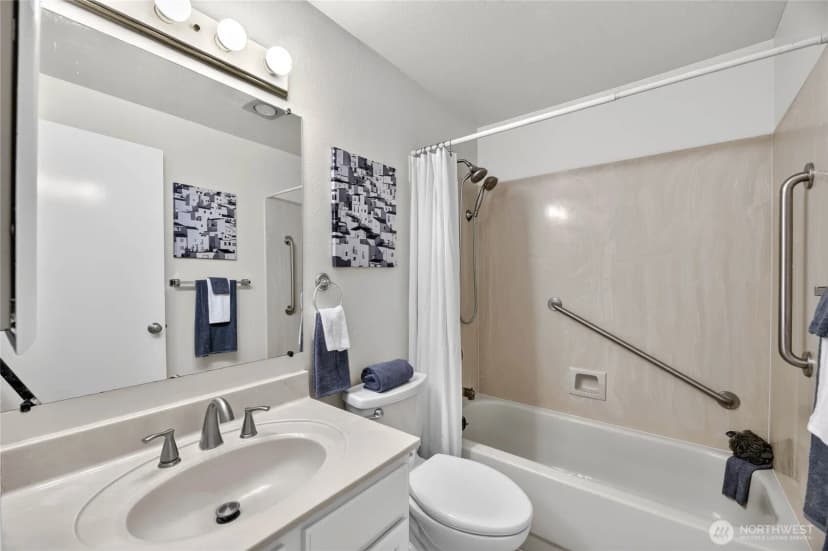 Property photo for 22609 6th Avenue S #202, Des Moines photo 16