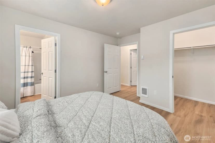 Property photo for 2389 Viking Street W, Bremerton photo 18