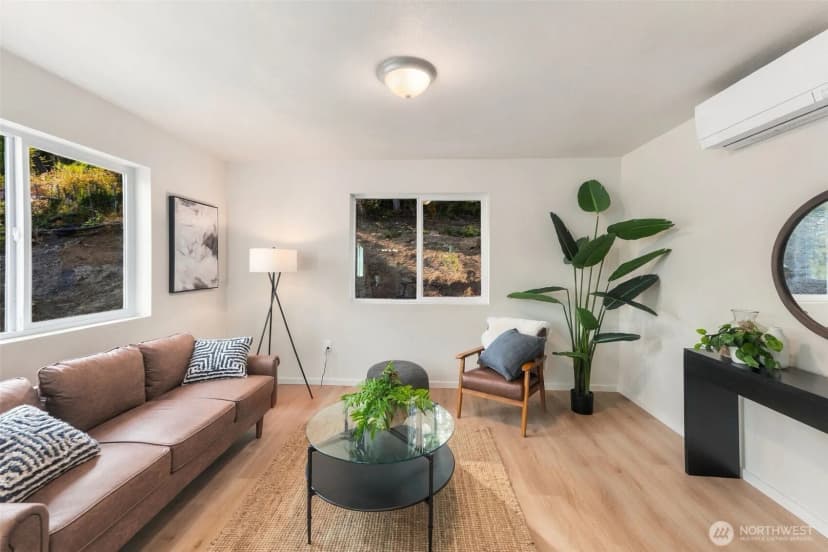 Property photo for 2389 Viking Street W, Bremerton photo 8