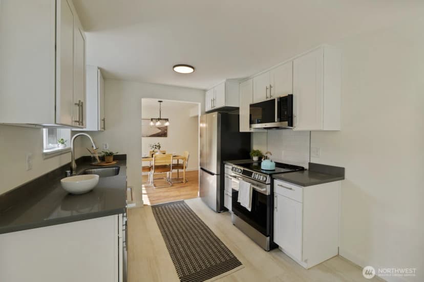 Property photo for 782 Lynnwood Avenue Ne, Renton photo 12