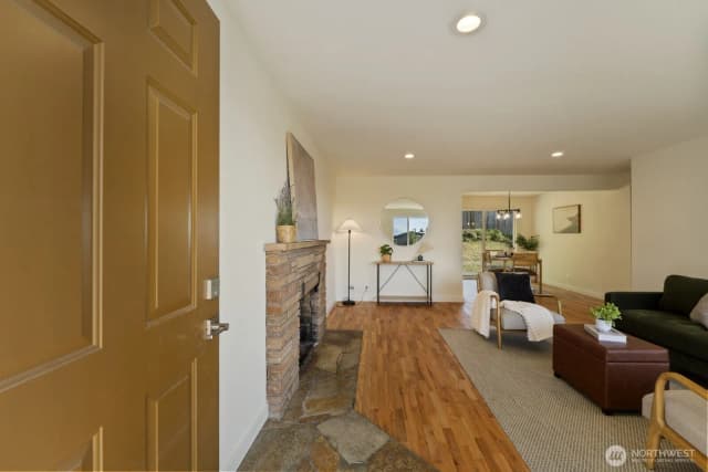 Property photo for 782 Lynnwood Avenue Ne, Renton photo 5