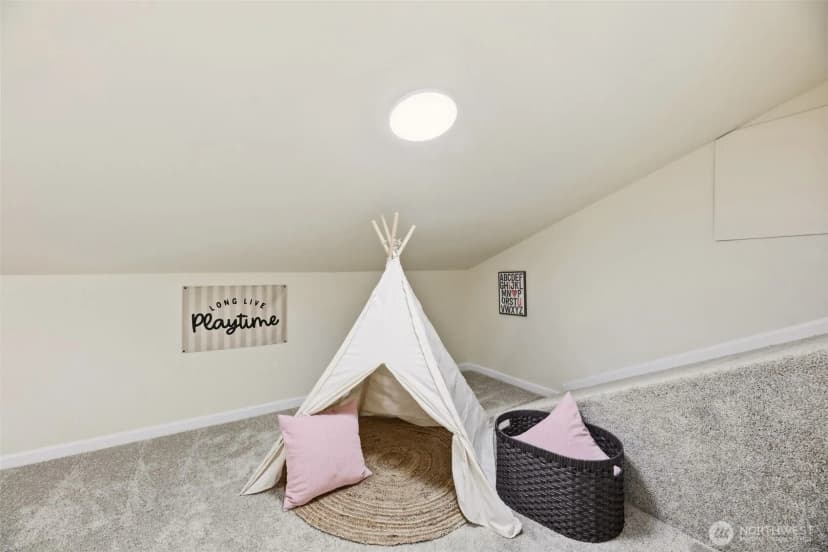 Property photo for 18007 Andover Street, Edmonds photo 19