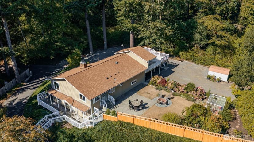Property photo for 18007 Andover Street, Edmonds photo 39