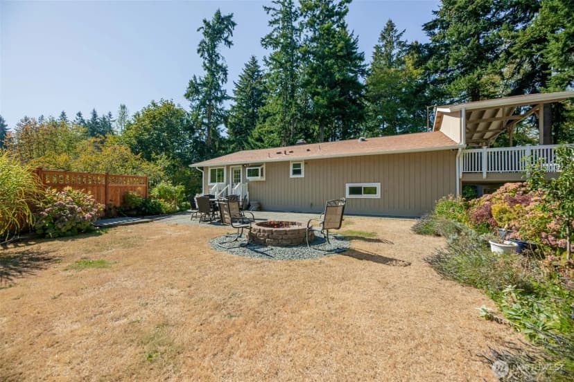Property photo for 18007 Andover Street, Edmonds photo 32