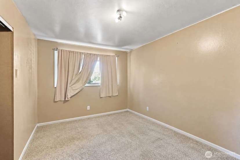 Property photo for 27054 124th Avenue Se, Kent photo 15