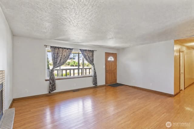 Property photo for 27054 124th Avenue Se, Kent photo 5