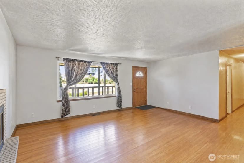 Property photo for 27054 124th Avenue Se, Kent photo 5