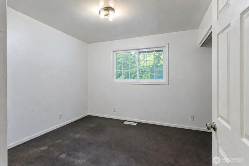 Property photo for 27054 124th Avenue Se, Kent photo 17