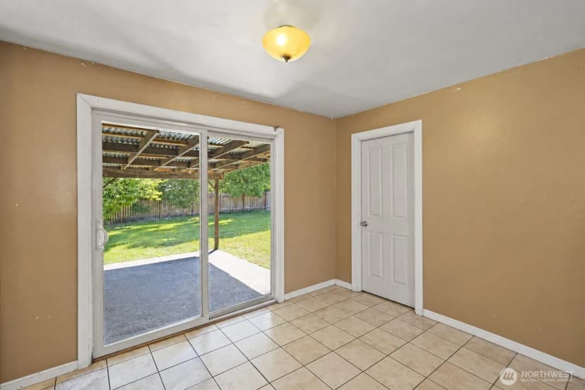 Property photo for 27054 124th Avenue Se, Kent photo 11